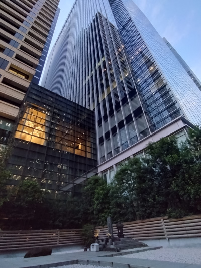 東京・大手町「将門塚」